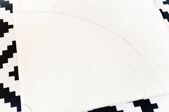 DIY No-Sew Felt Christmas Tree Skirt