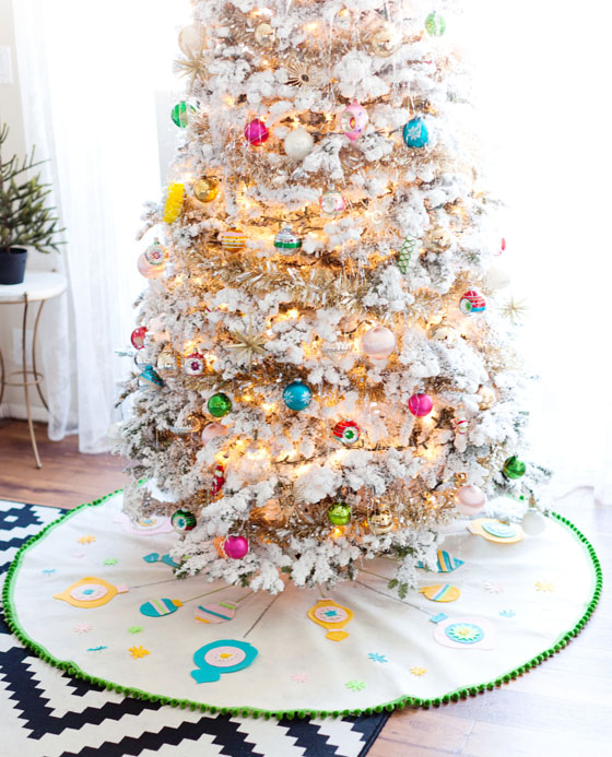 DIY No-Sew Felt Christmas Tree Skirt