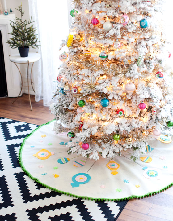 DIY No-Sew Felt Christmas Tree Skirt