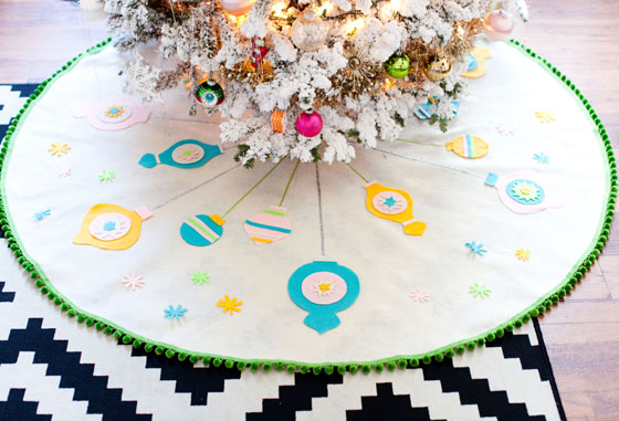 DIY No-Sew Felt Christmas Tree Skirt