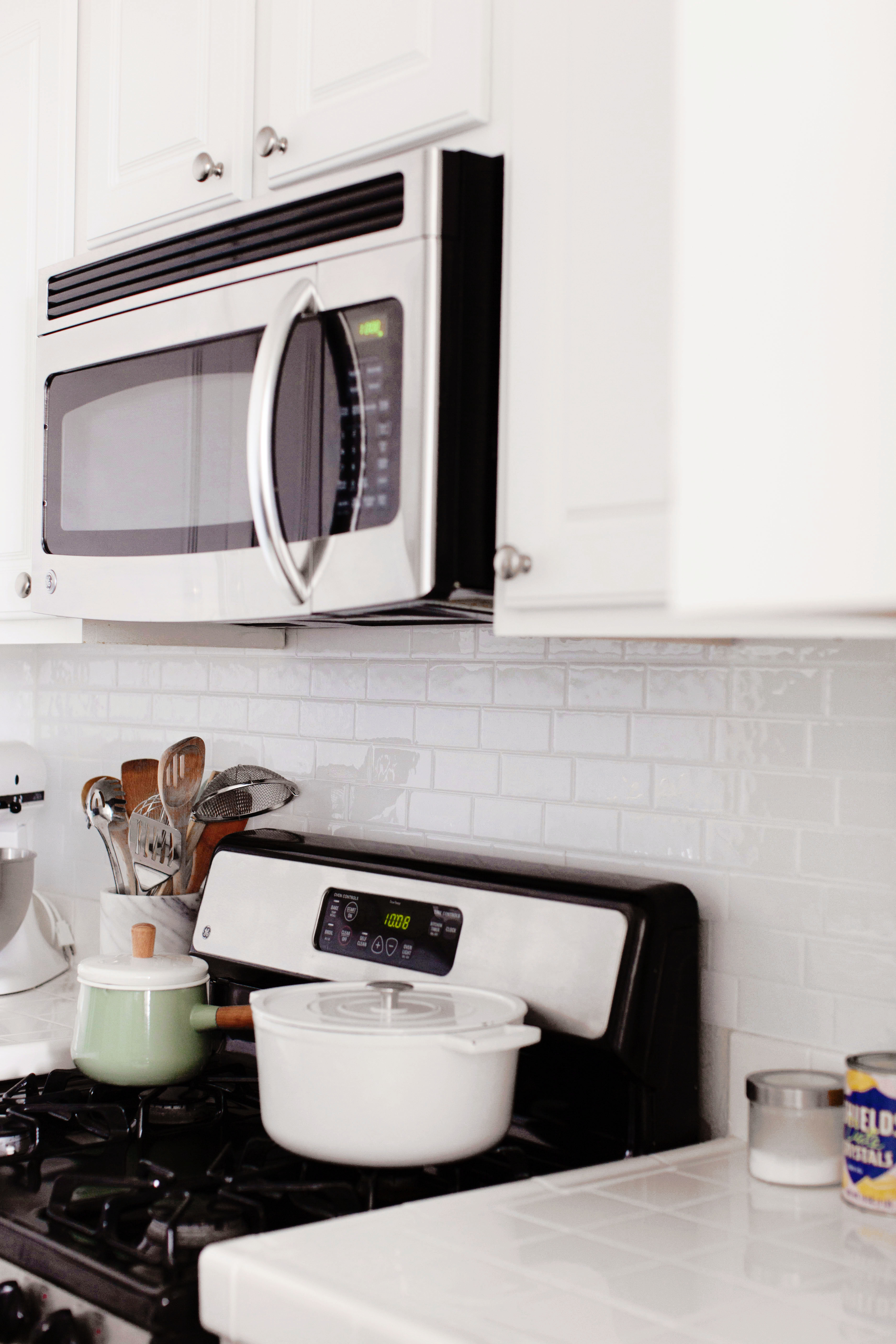 Peel and Stick Faux Tile Backsplash in Rental Kitchen