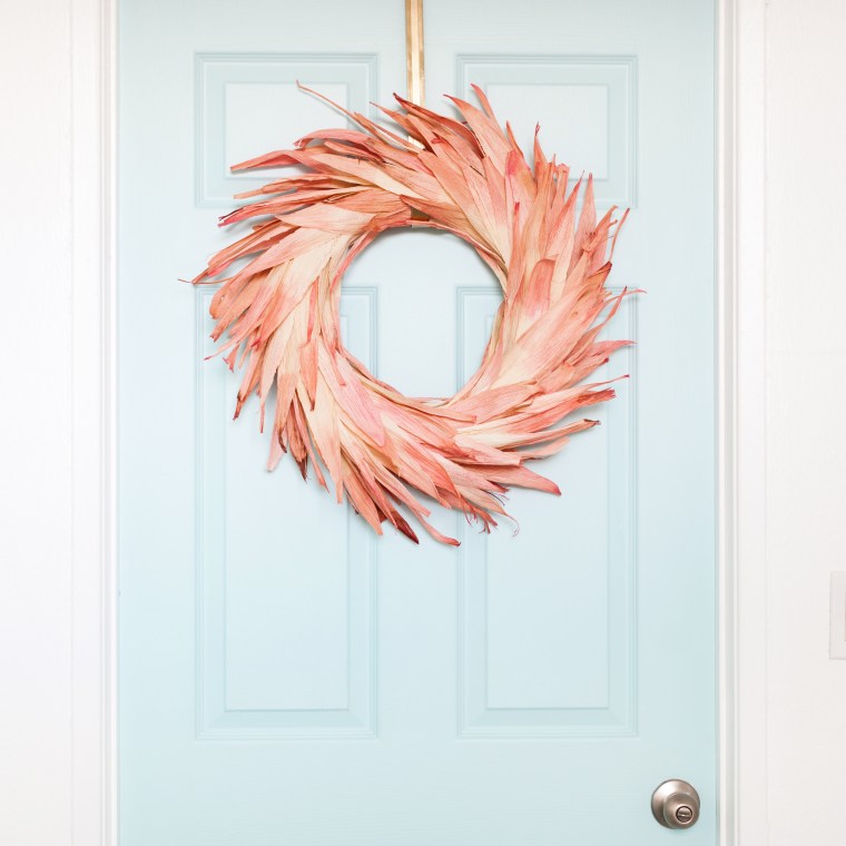diy-dyed-corn-husk-wreath-4