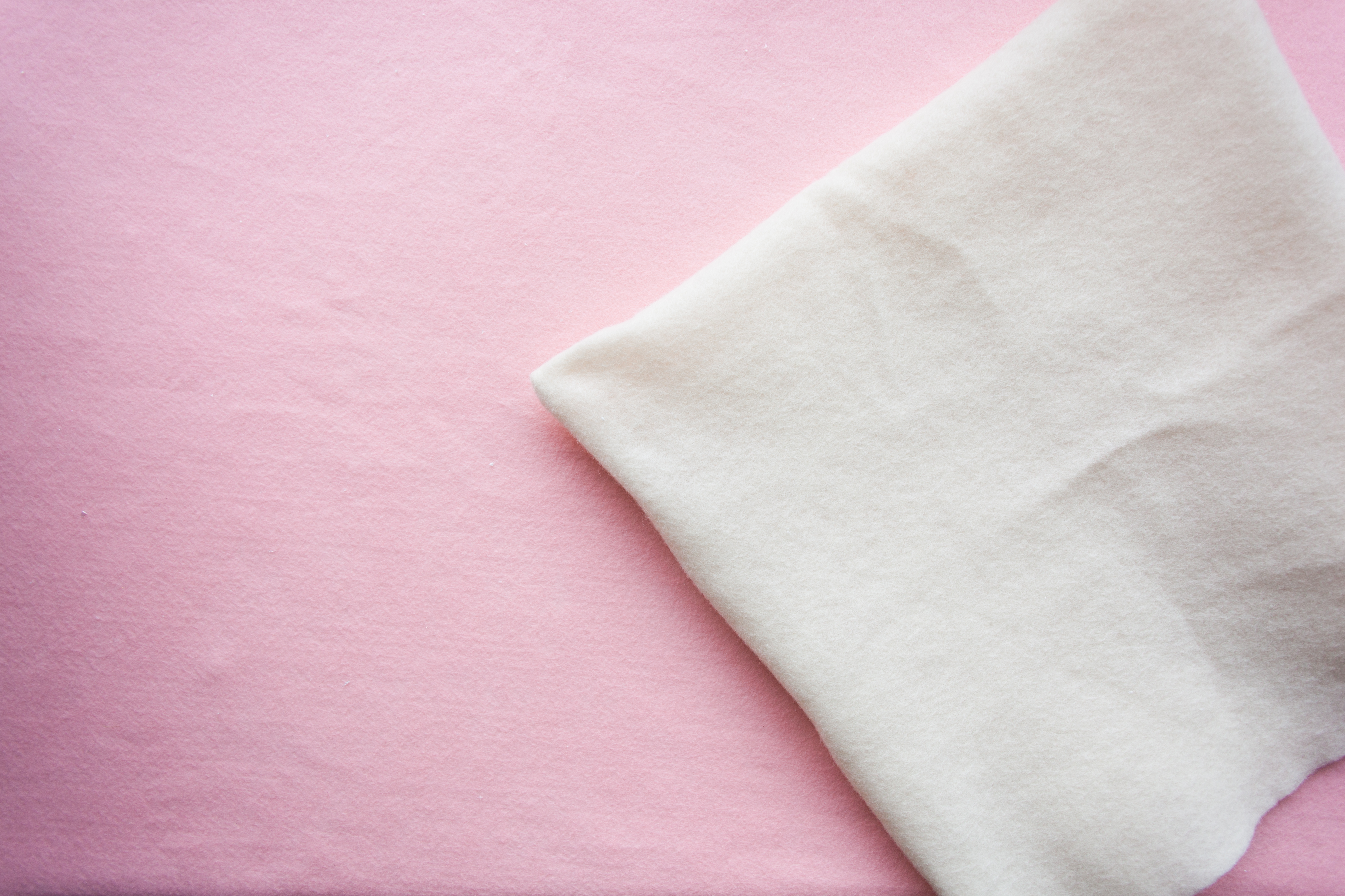 DIY Felt PomPom Pillows (2).jpg