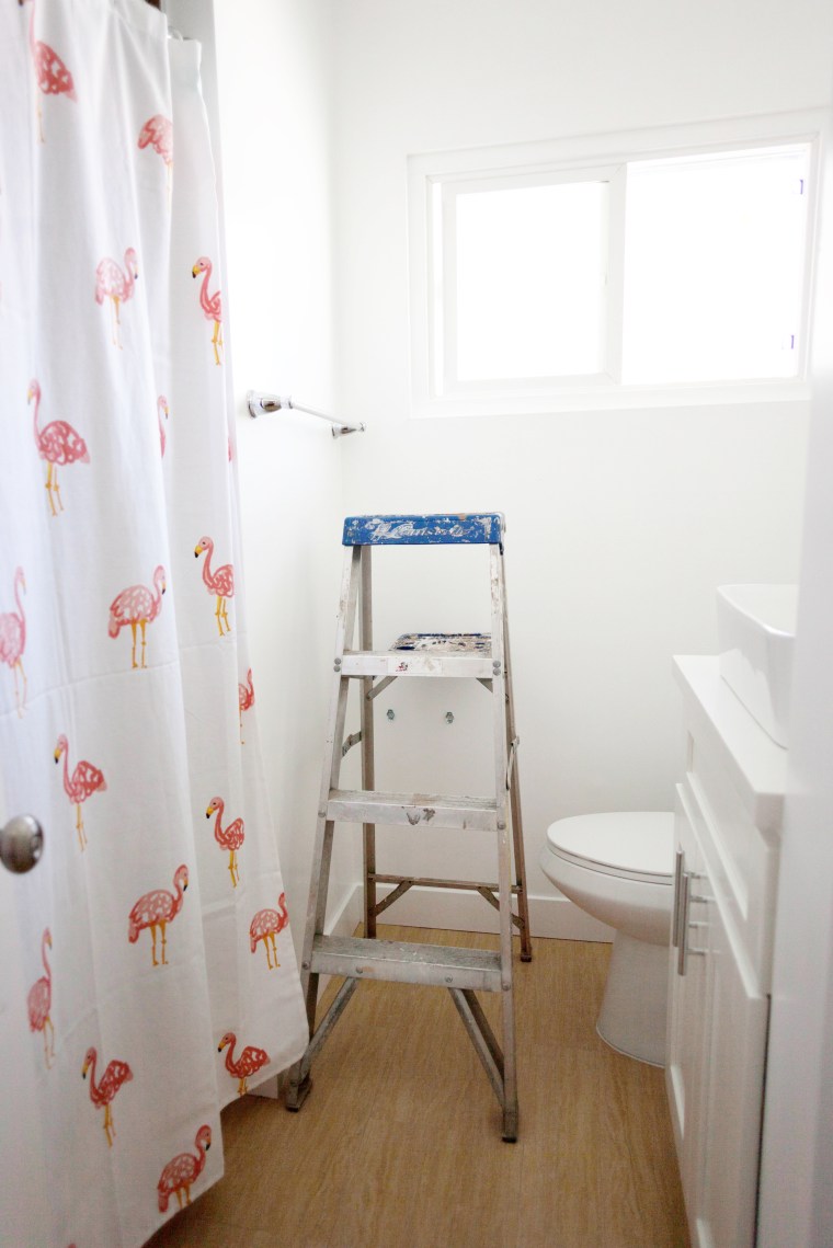 How to install peel and stick Tempaper wall paper in a bathroom (3)