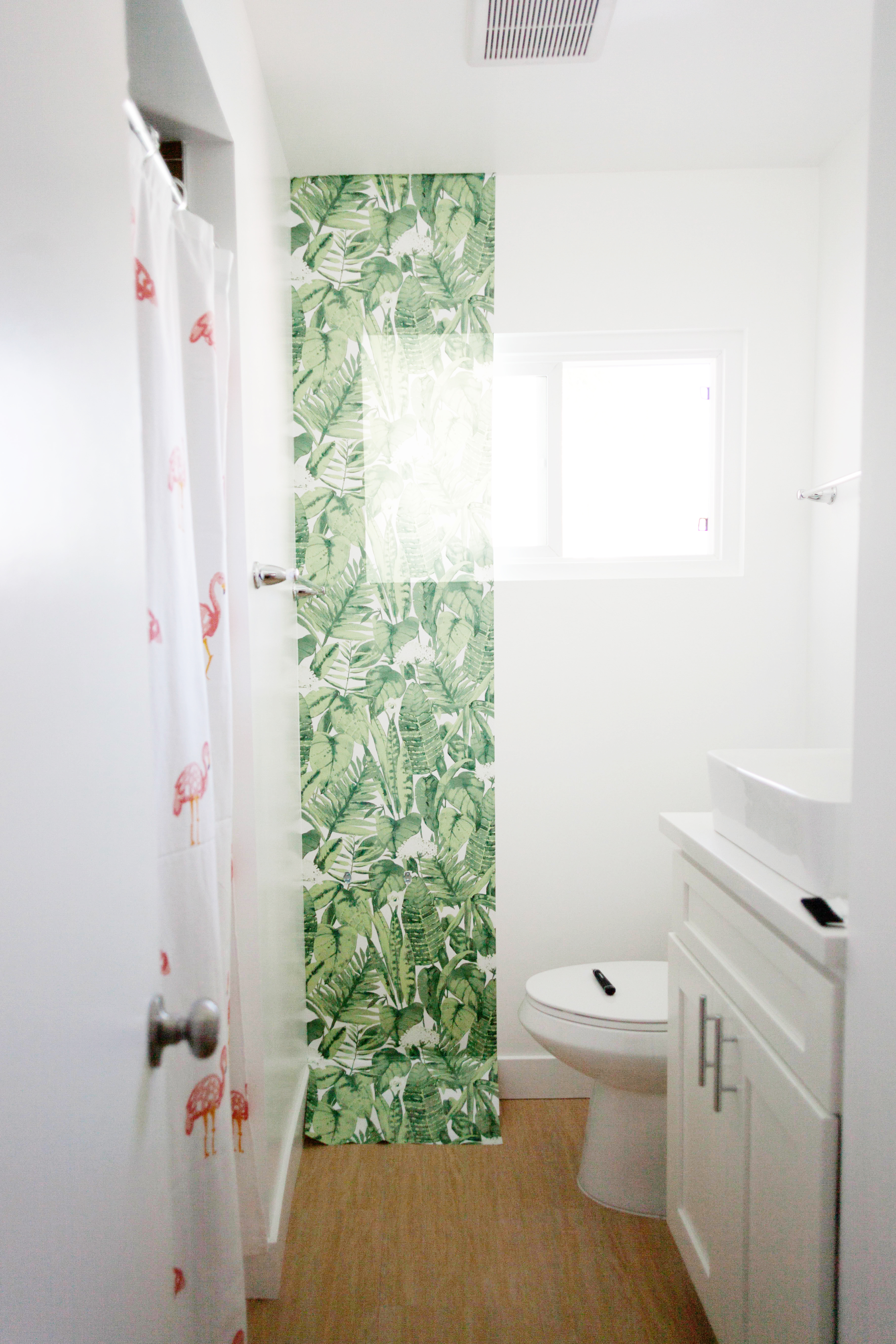 How to install peel and stick Tempaper wall paper in a bathroom (4)