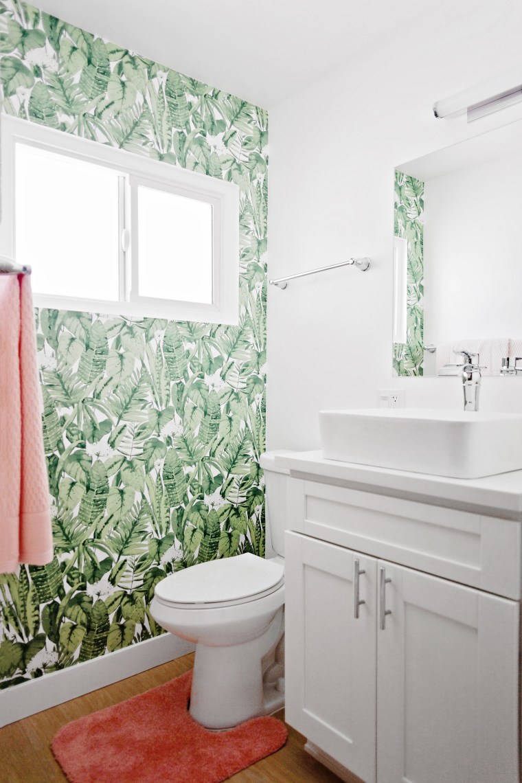 How to install peel and stick Tempaper wall paper in a bathroom (6)