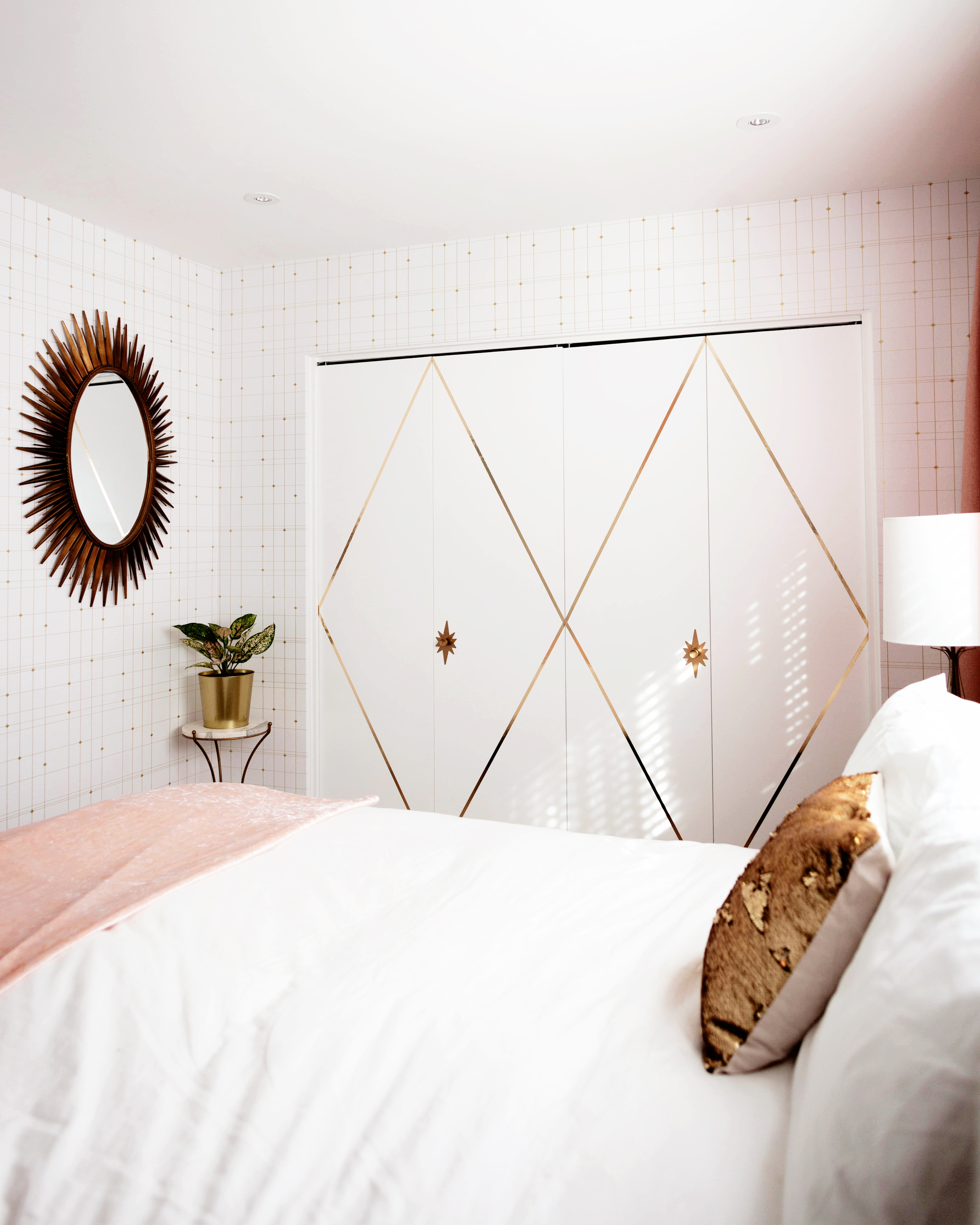 DIY Renter Friendly Closet Idea.jpg