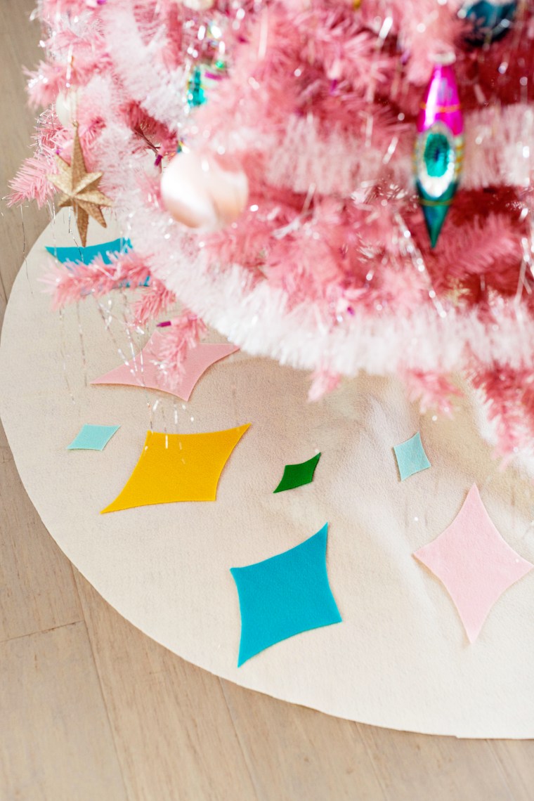 Mid-century inspired tree skirt DIY
