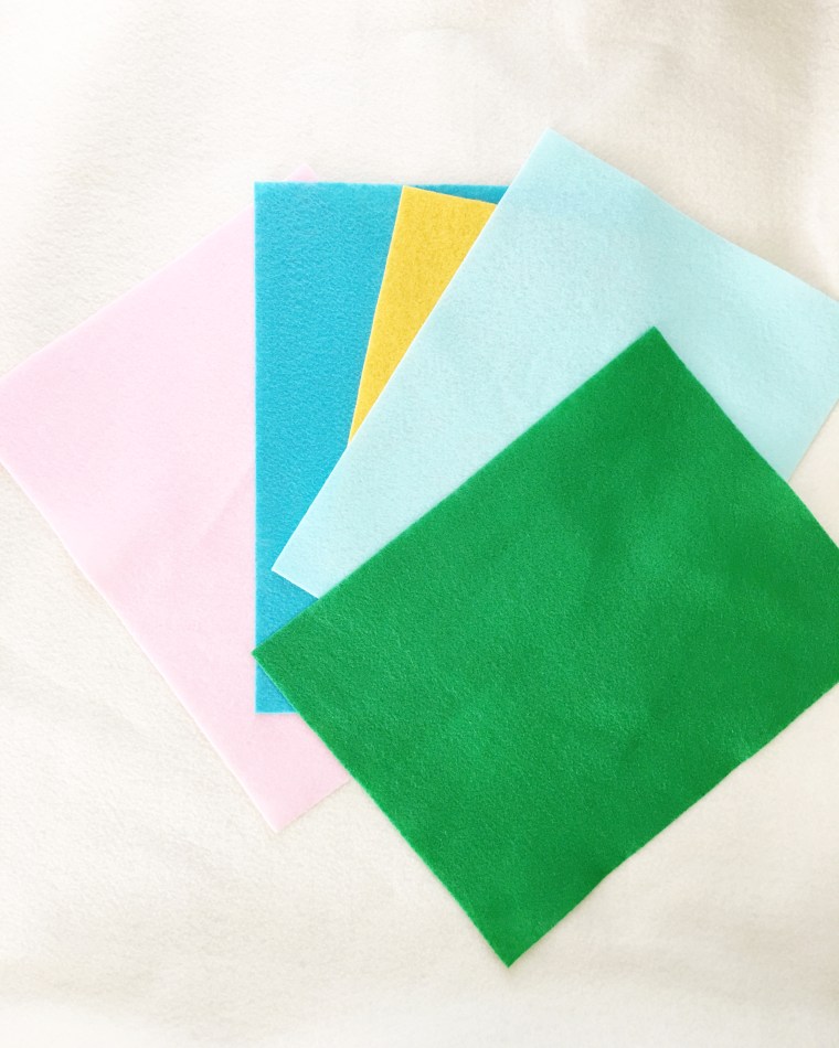 Mid-century inspired tree skirt