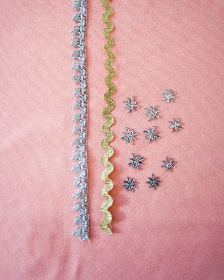 DIY Ornament Throw Pillow.jpg