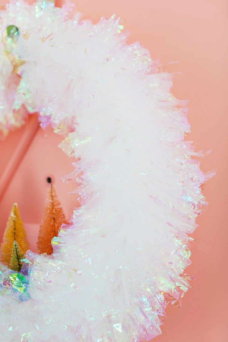 DIY Retro Cellophane Wreath