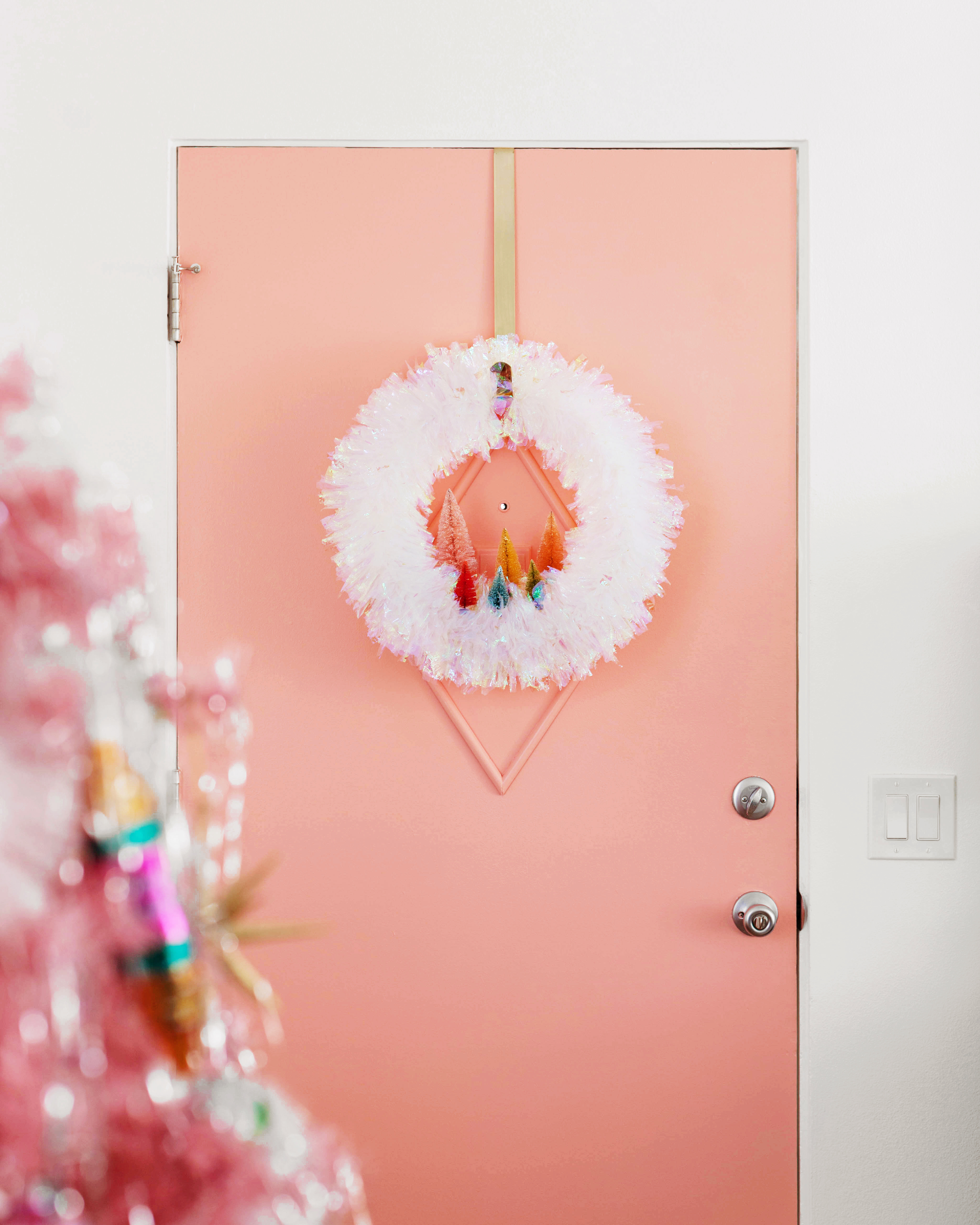 DIY Retro Style Cellophane Wreath with Bottle Brush Trees