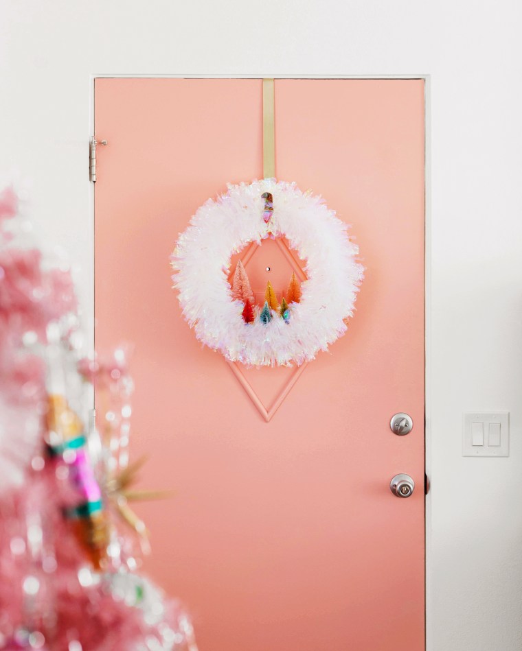 DIY Retro Style Cellophane Wreath with Bottle Brush Trees