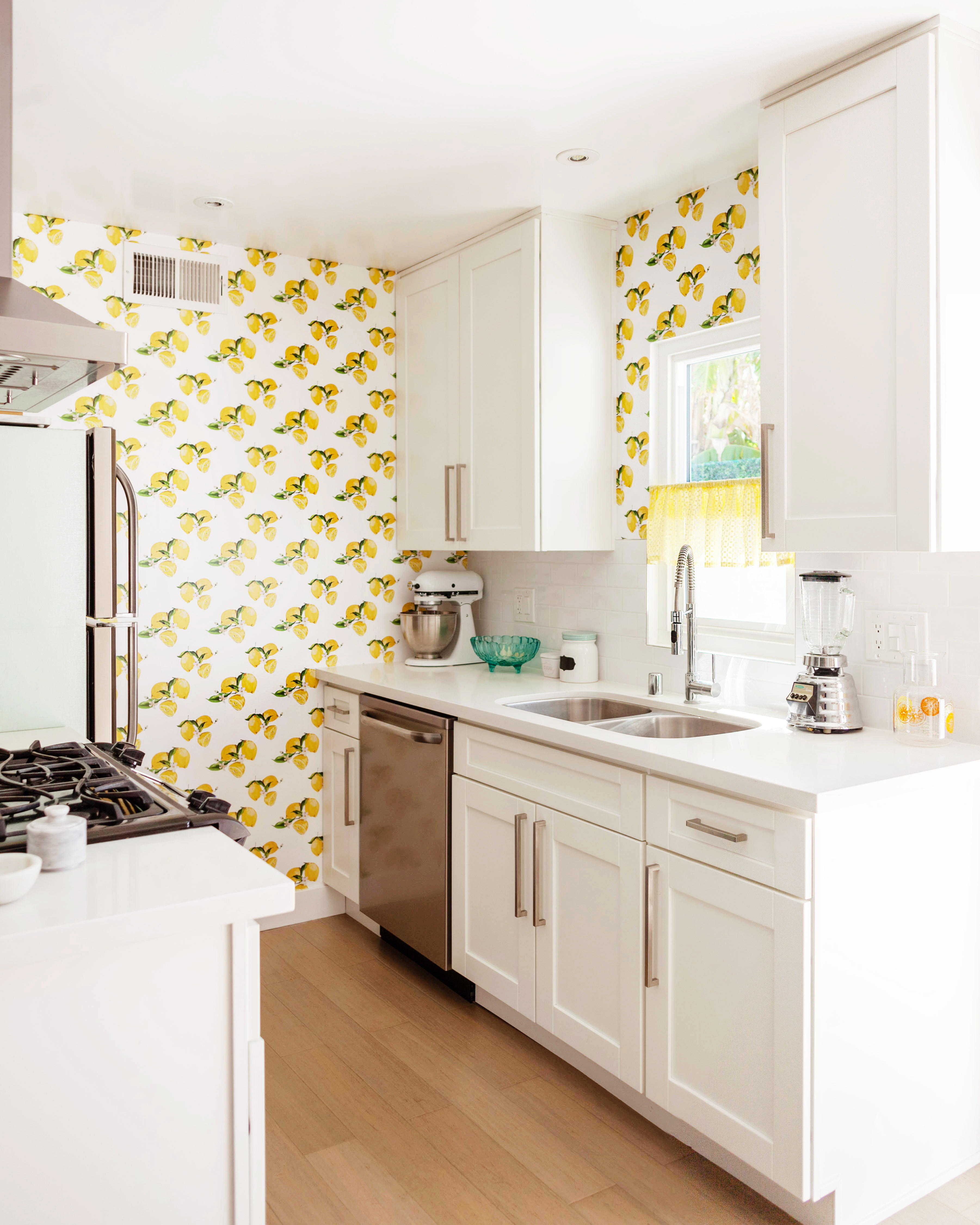 Lemon Kitchen Wallpaper.jpg
