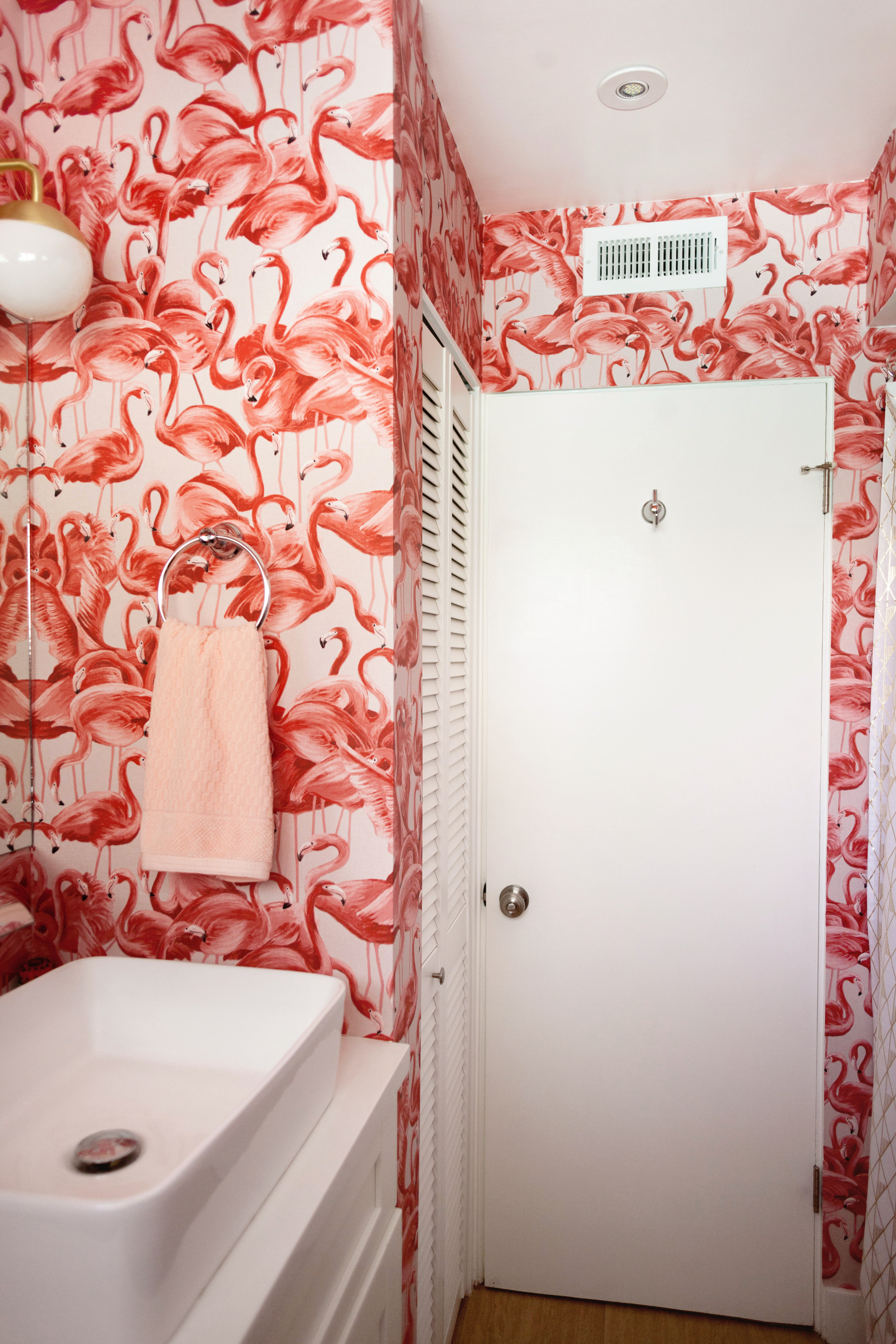 Flamingo peel and stick wallpaper